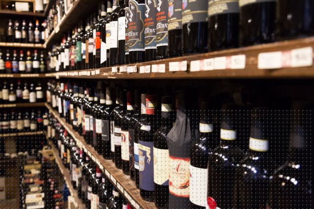 【免税】日本へ持ち込みできるお酒の限度　超えても申告して持ち帰ろう